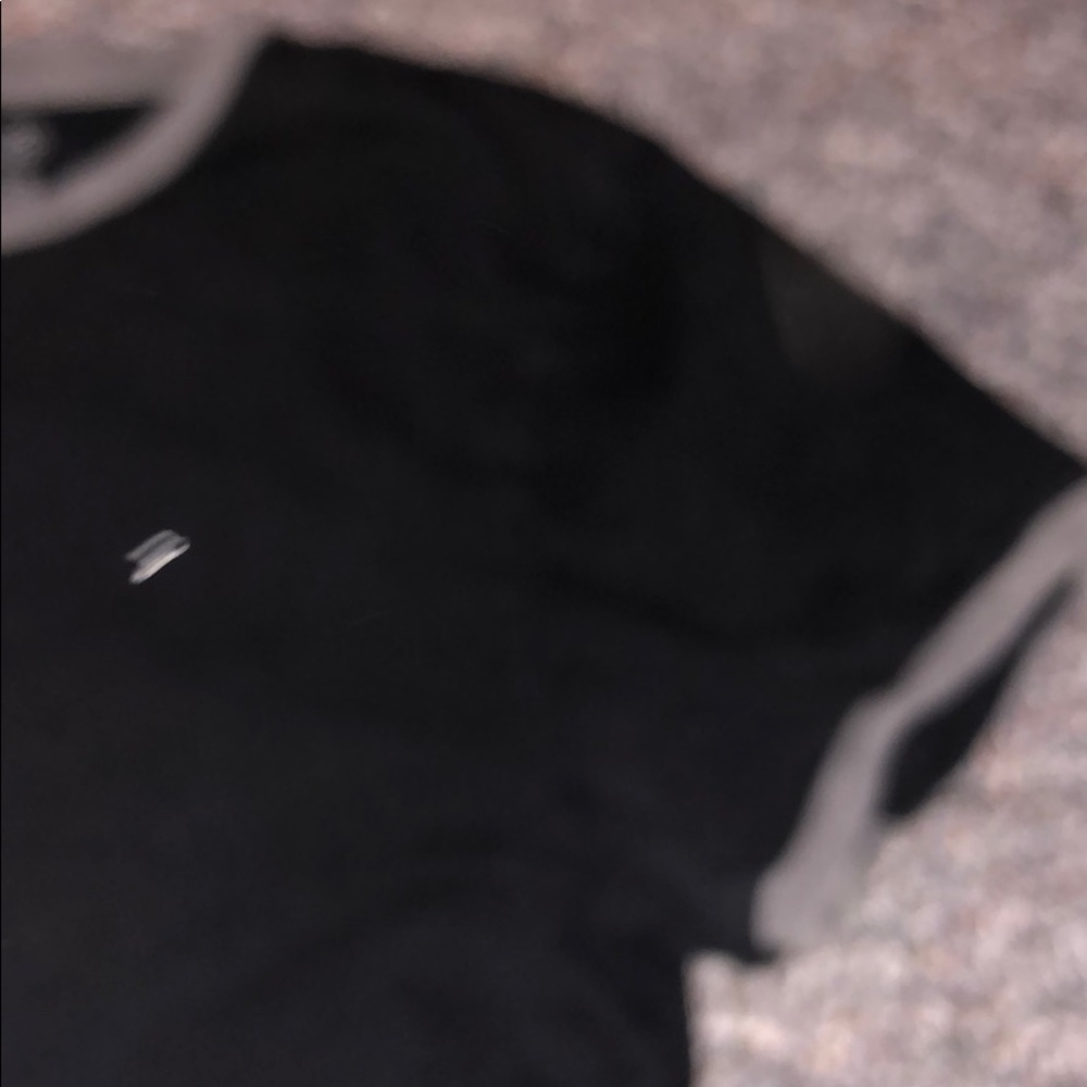 Used T-shirt by old navy size L - Picture 4 of 6